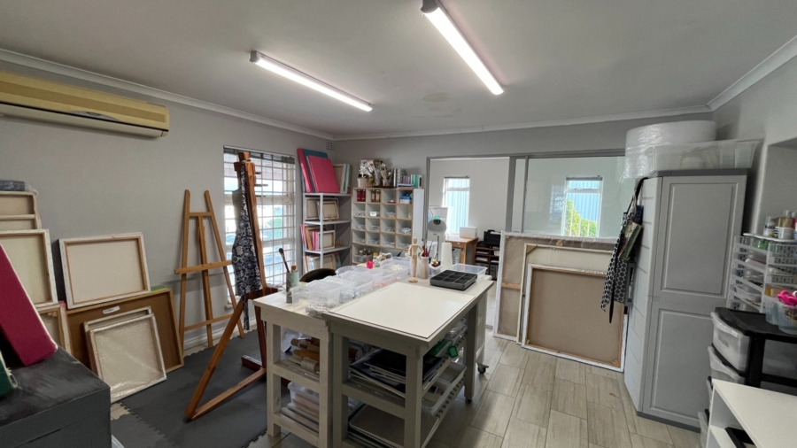 To Let commercial Property for Rent in Somerset West Western Cape